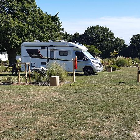 Camping Les Brillas Les Moutiers Екстер'єр фото