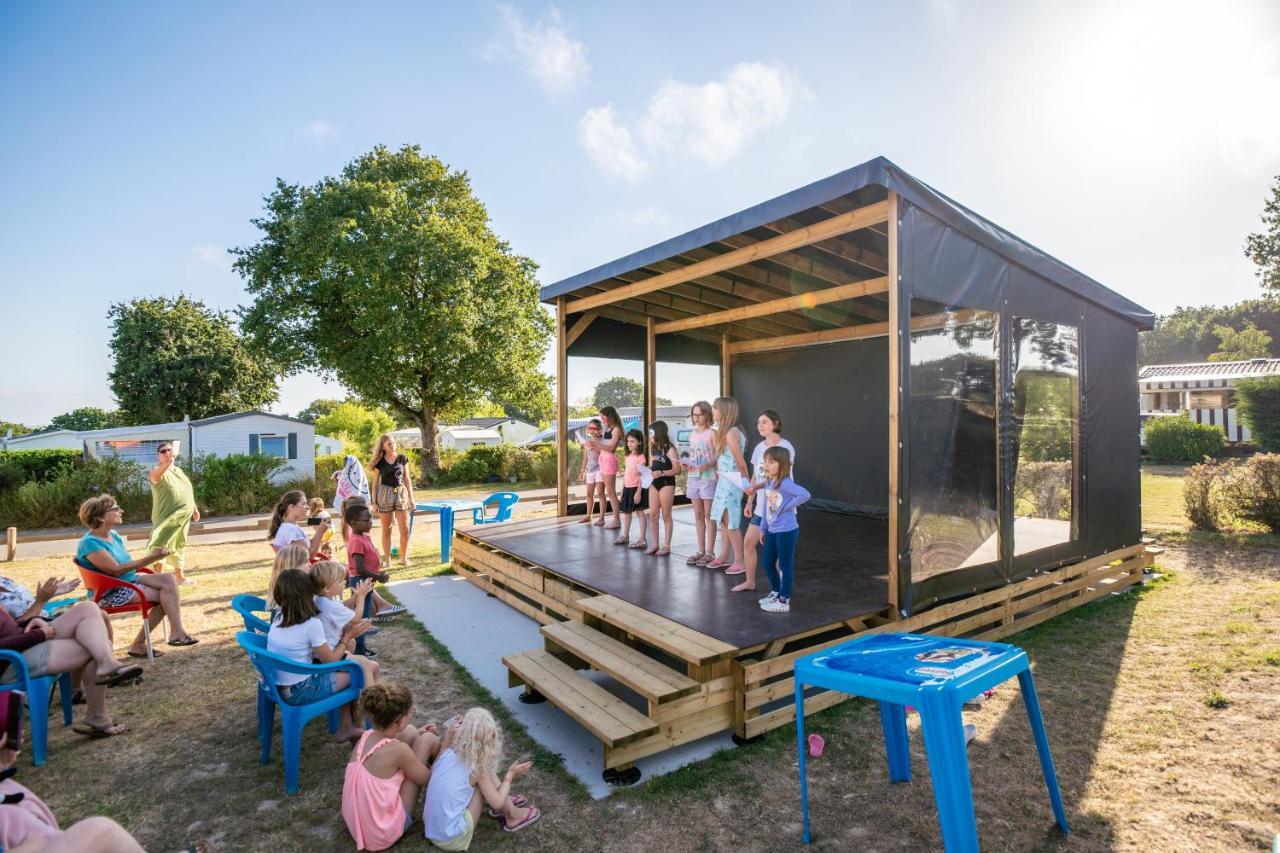 Camping Les Brillas Les Moutiers Екстер'єр фото