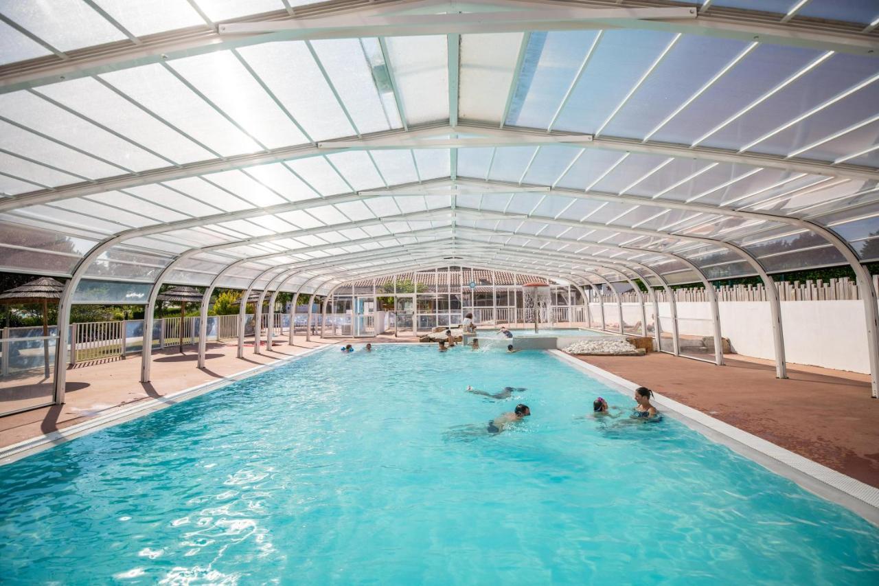 Camping Les Brillas Les Moutiers Екстер'єр фото