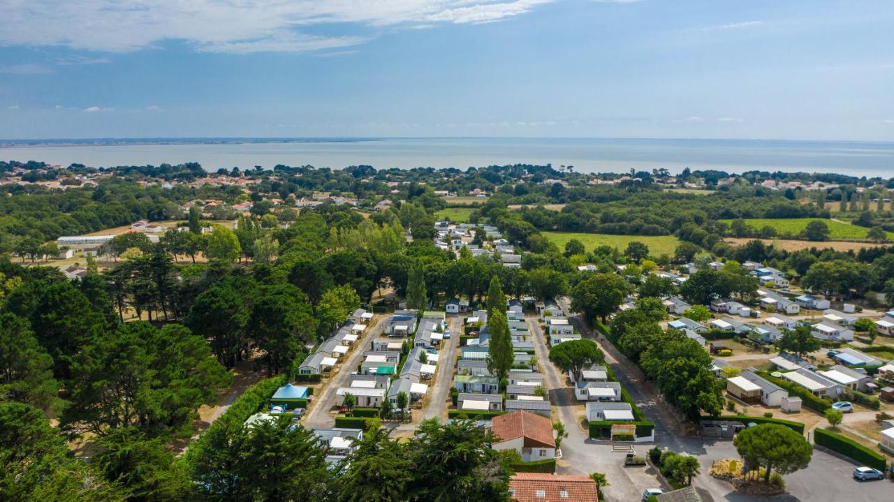 Camping Les Brillas Les Moutiers Екстер'єр фото