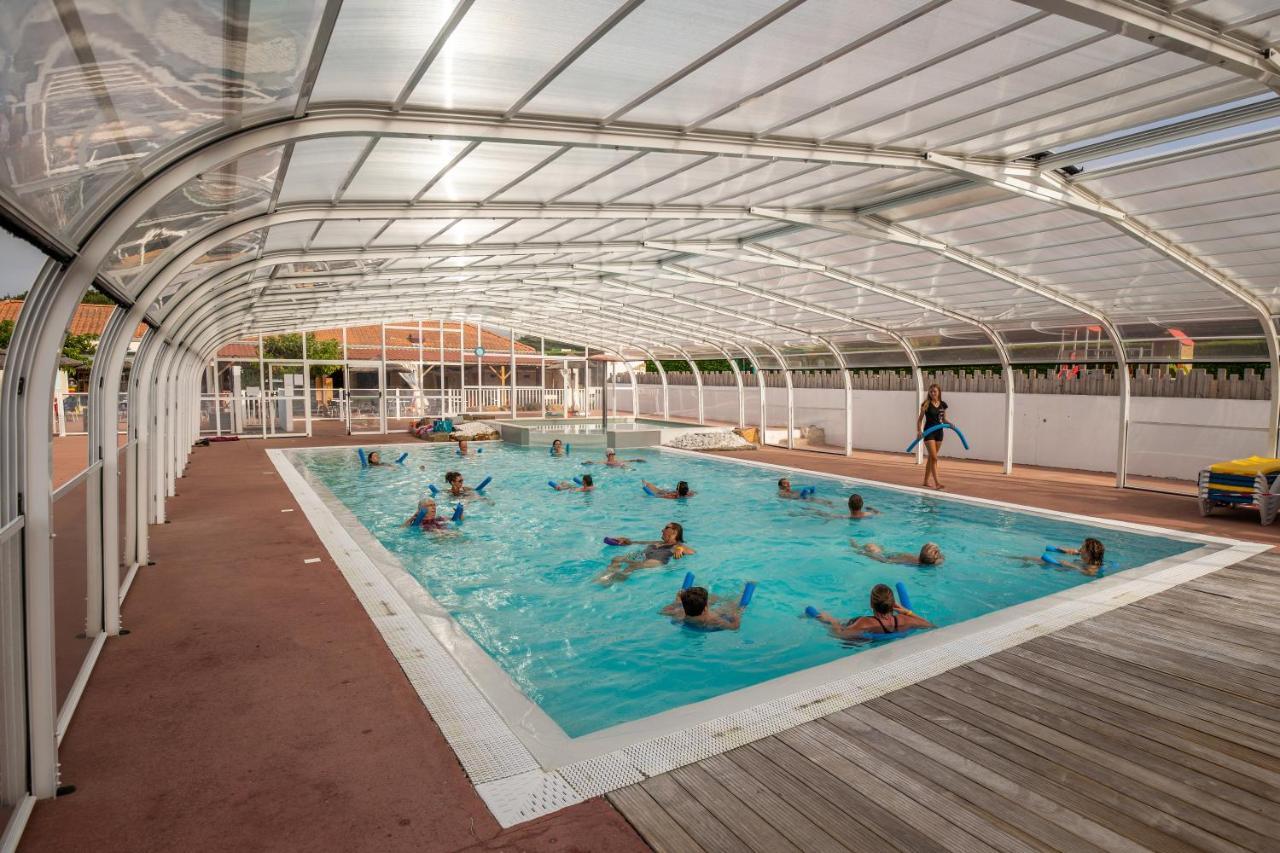 Camping Les Brillas Les Moutiers Екстер'єр фото