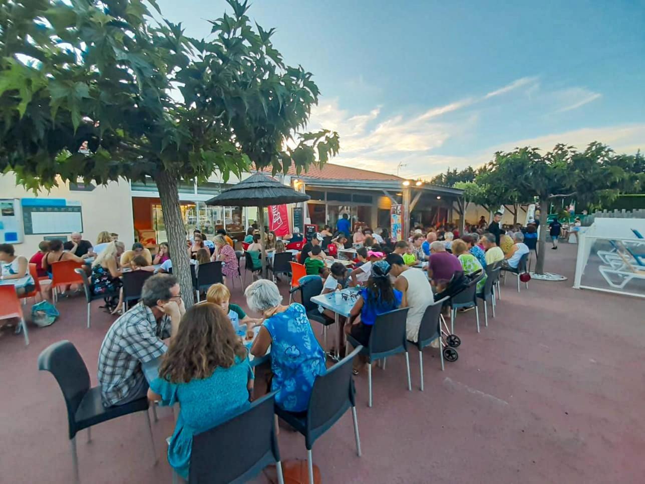 Camping Les Brillas Les Moutiers Екстер'єр фото