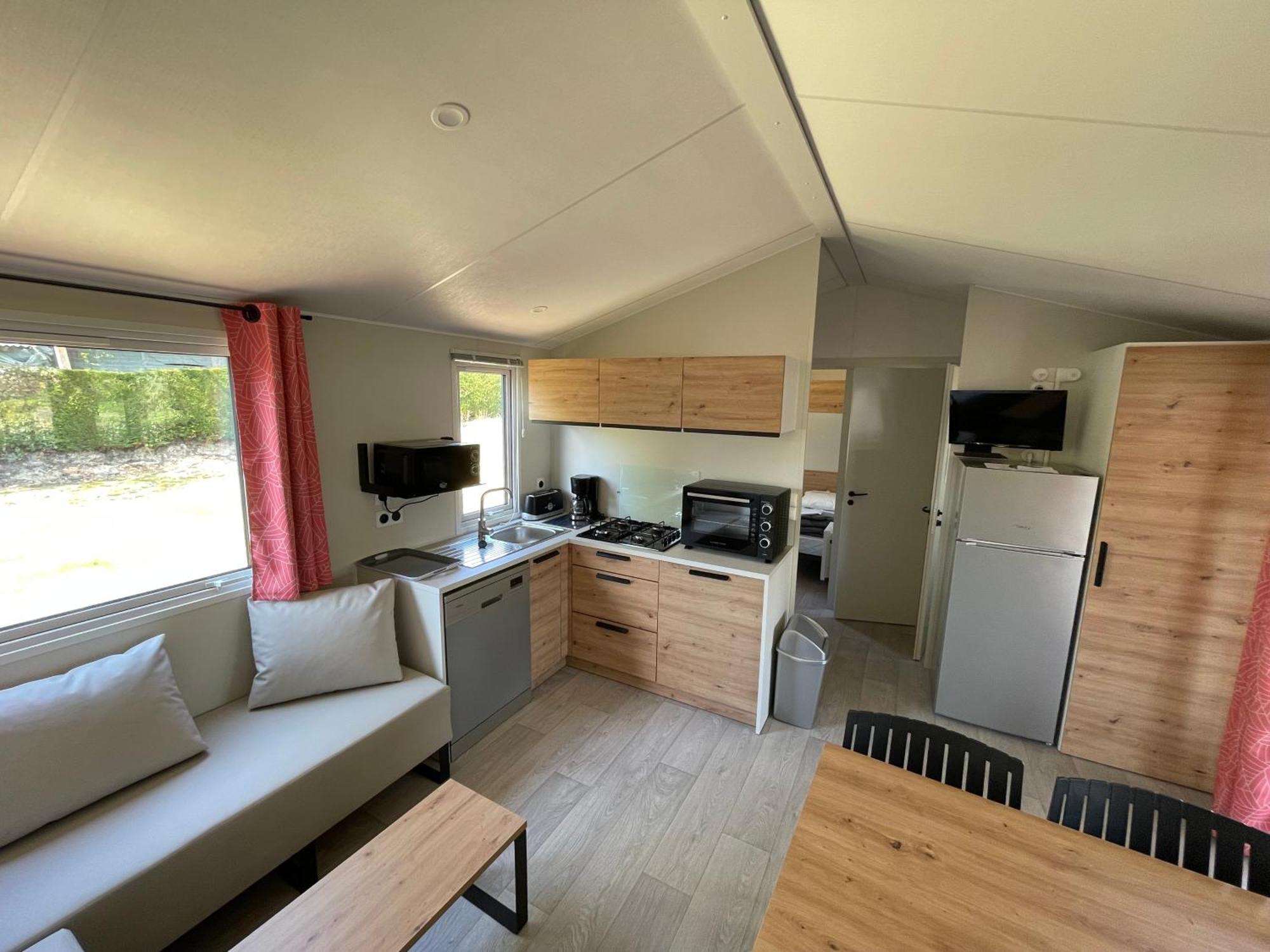 Camping Les Brillas Les Moutiers Екстер'єр фото