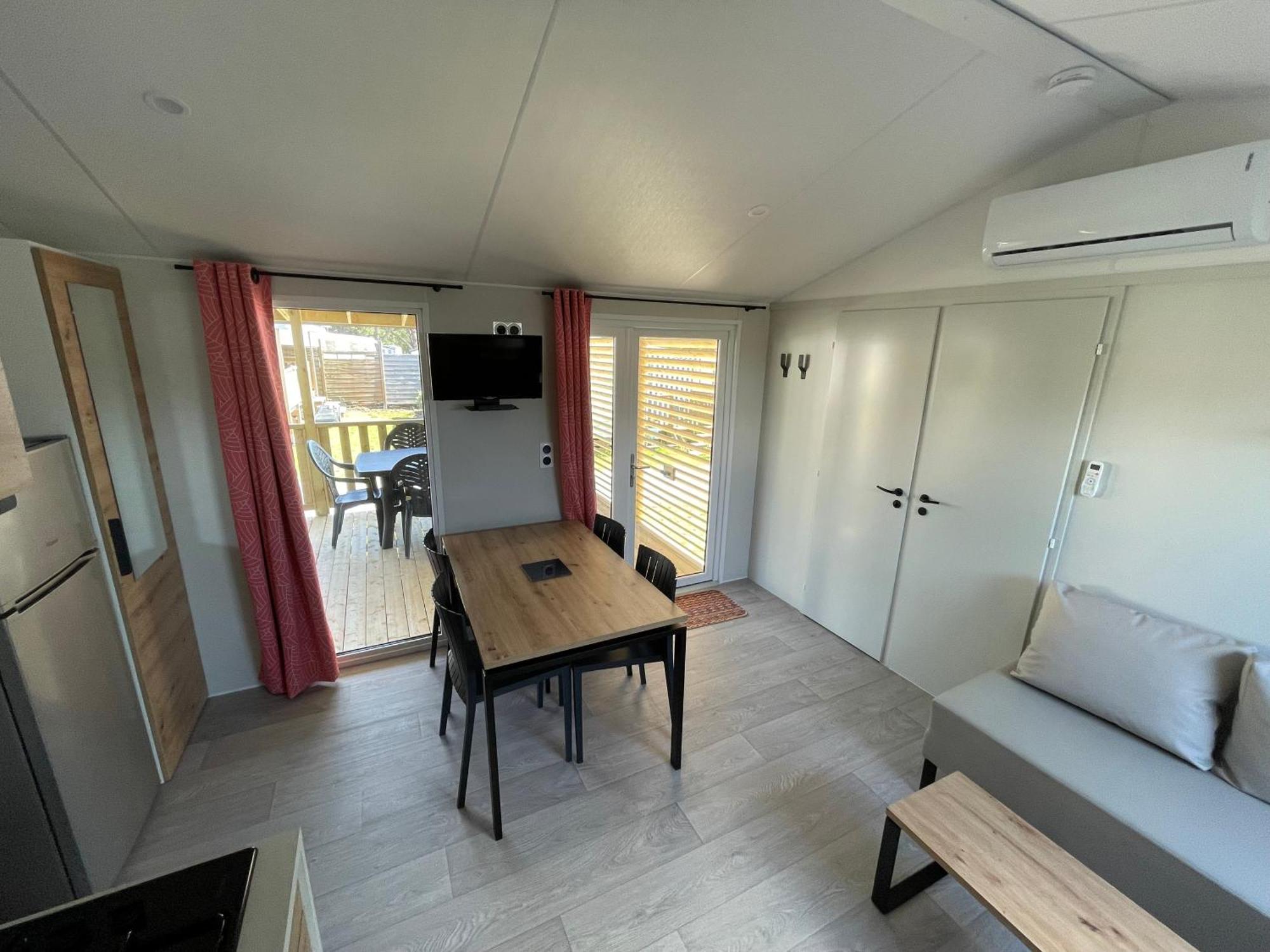 Camping Les Brillas Les Moutiers Екстер'єр фото