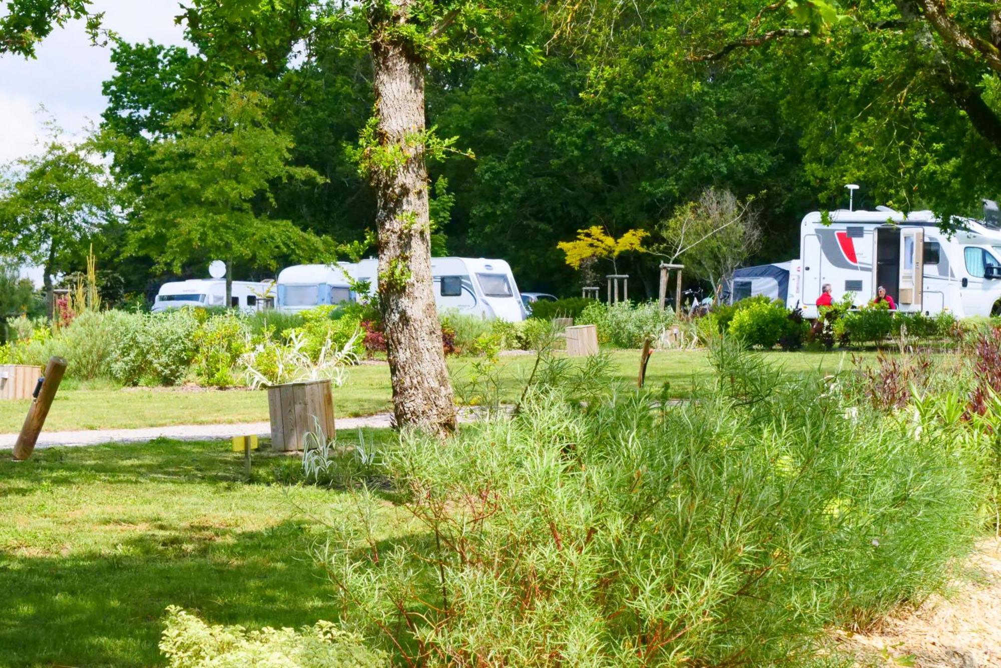 Camping Les Brillas Les Moutiers Екстер'єр фото